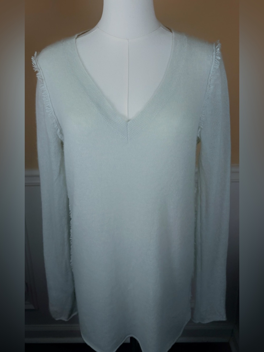 White + Warren 100% Cashmere Whisper Mint V-Neck Sweater S 🌿 Mended